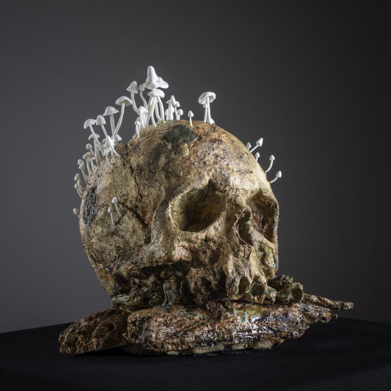 Mummies in Lace Porcelain Sculptures and Jewellery by Tereza Eisnerová