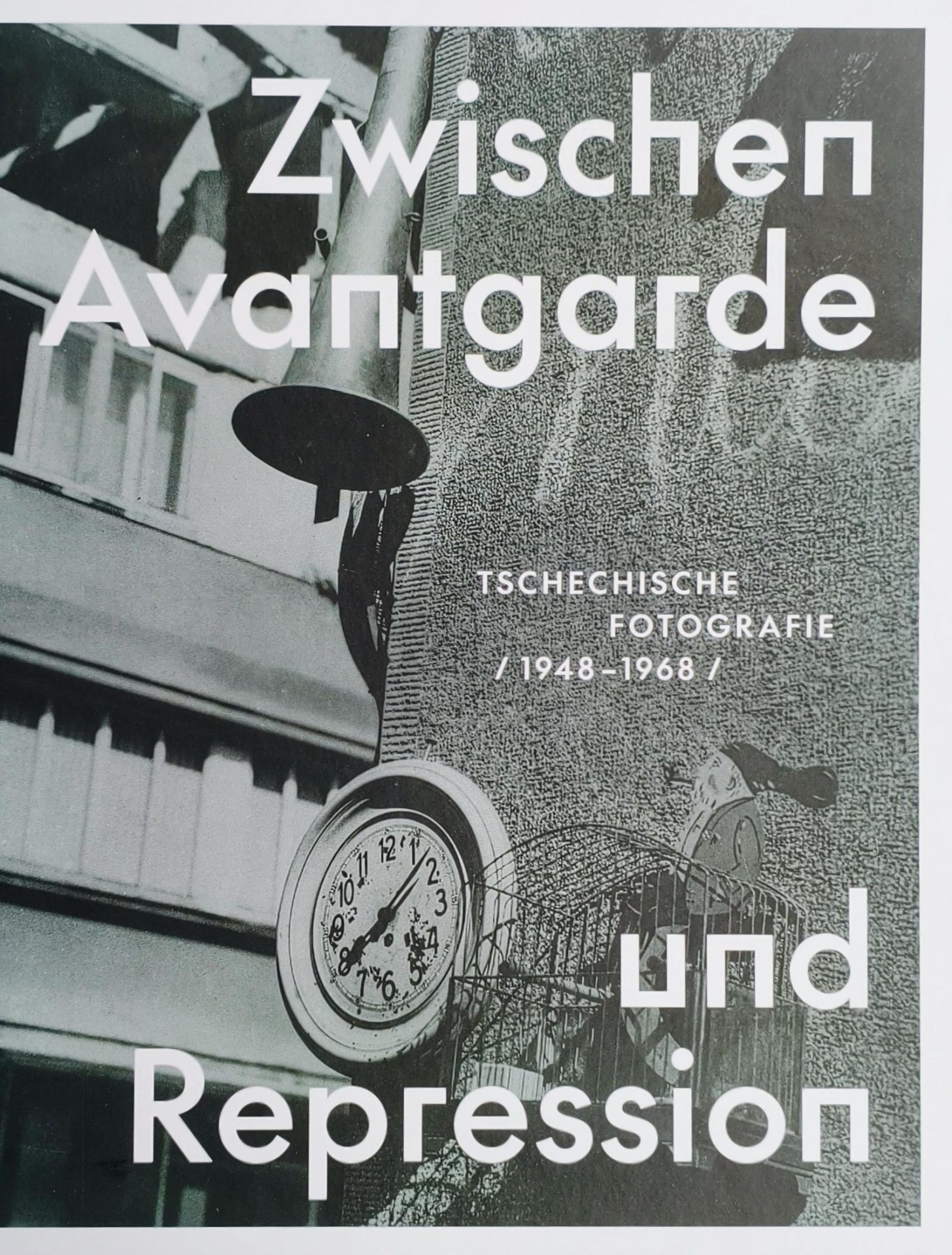 Zwischen Avantgarde und Repression